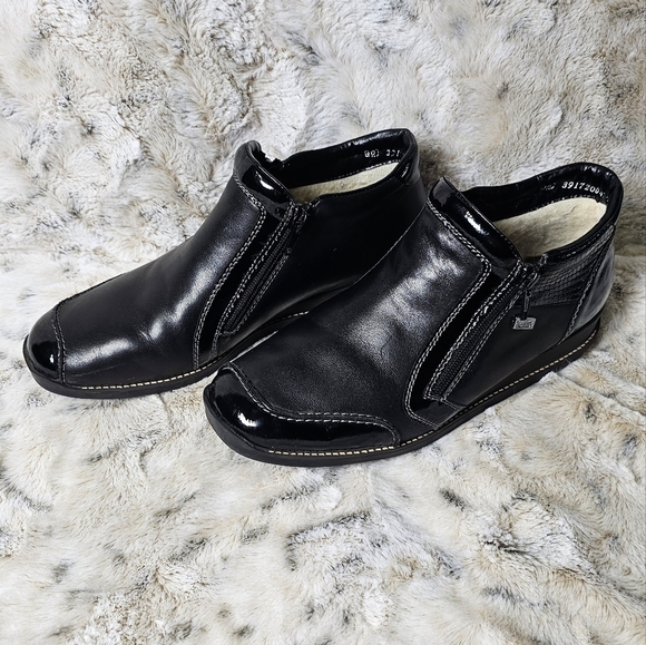 Rieker Daphne Black Leather Ankle Boots Booties Closed Toe Zip Entry 40 - Picture 7 of 11